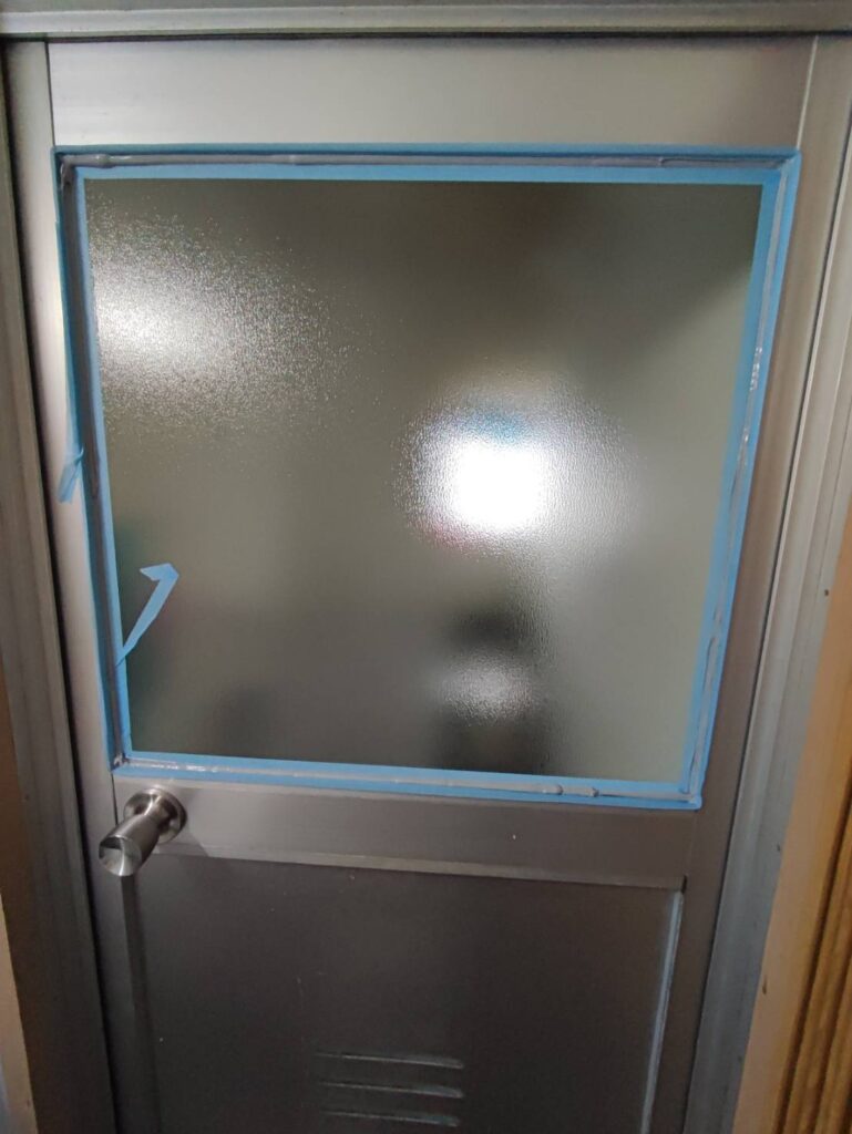 北九州市小倉北区 浴室ドア押しビード硬化